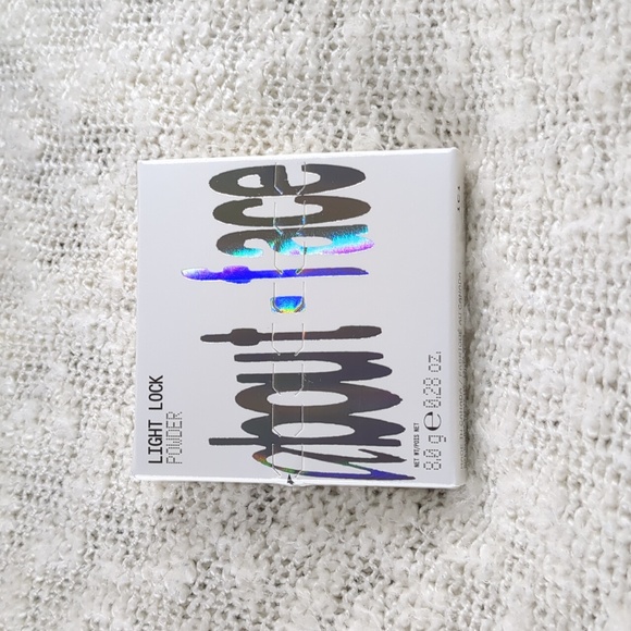 about-face BY HALSEY Light Lock Powder in Stars on Fire, 8g/0.28oz - Picture 8 of 8